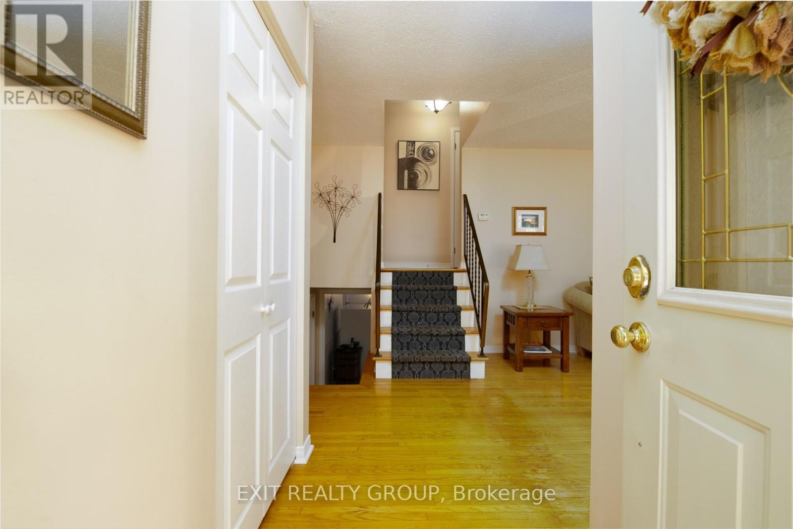 31 Lexington Crescent, Belleville, Ontario  K8P 4L2 - Photo 4 - X12362002