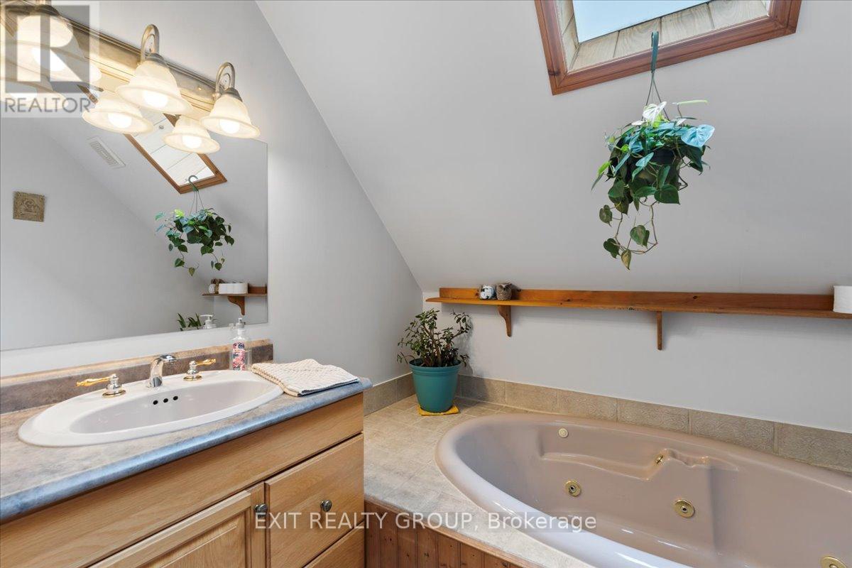 14 Smith Road, Tyendinaga, Ontario  K0K 2Y0 - Photo 27 - X12362165