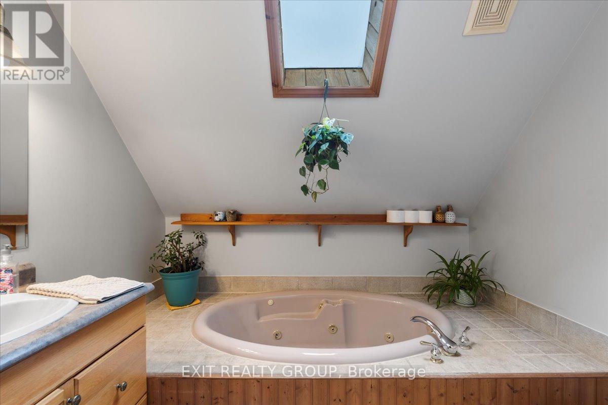 14 Smith Road, Tyendinaga, Ontario  K0K 2Y0 - Photo 28 - X12362165
