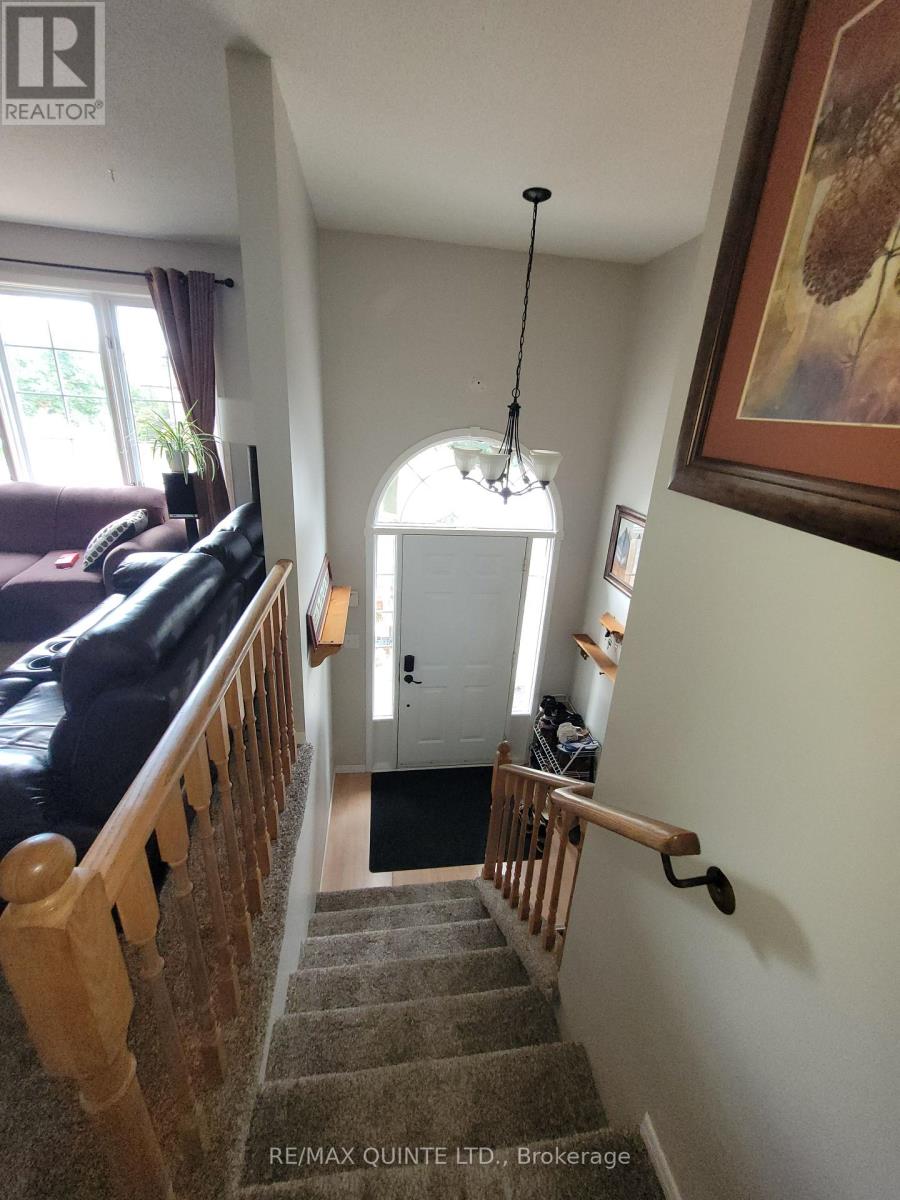 107 University Avenue, Belleville, Ontario  K8N 4X4 - Photo 5 - X12362706