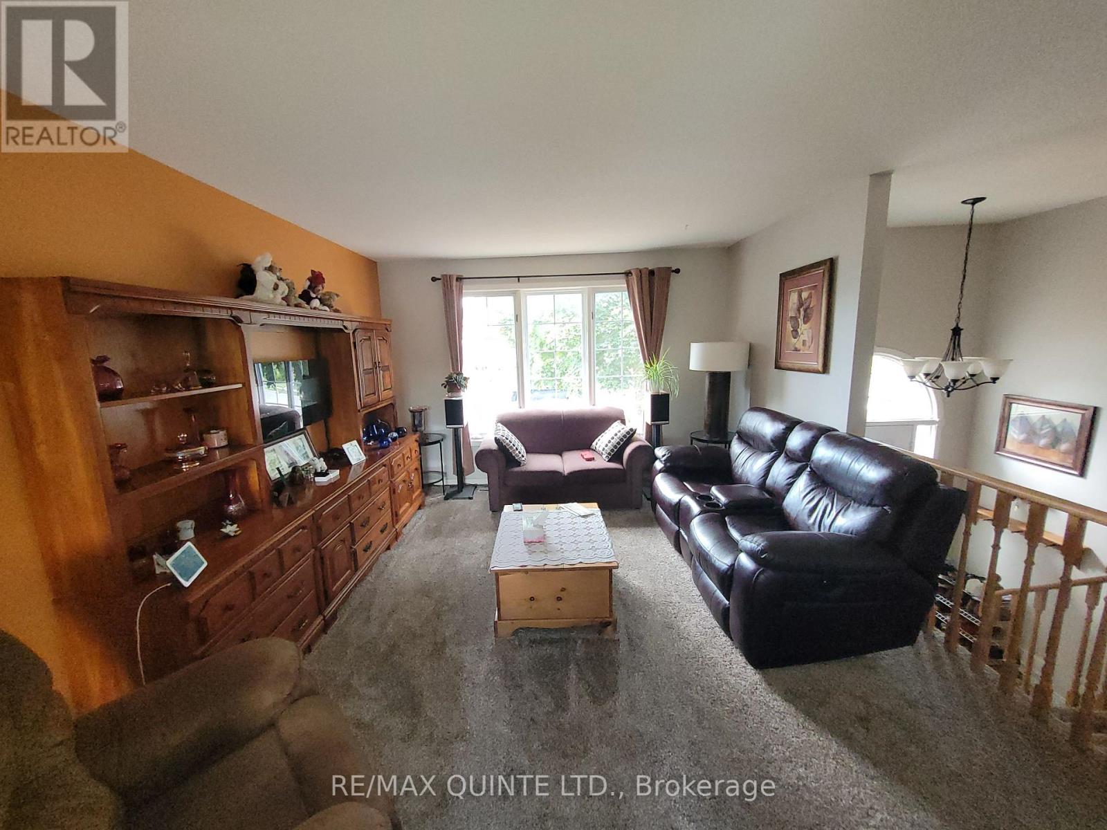 107 University Avenue, Belleville, Ontario  K8N 4X4 - Photo 6 - X12362706