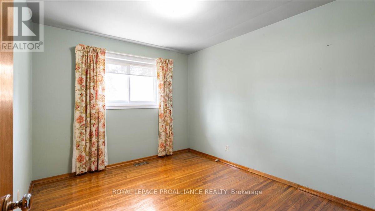 89 Point Anne Road, Belleville, Ontario  K8N 4Z4 - Photo 19 - X12363076