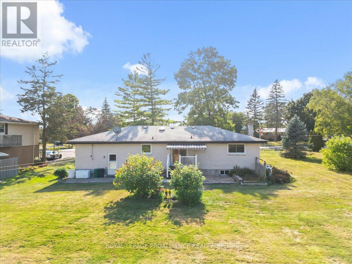 89 Point Anne Road, Belleville, Ontario  K8N 4Z4 - Photo 38 - X12363076