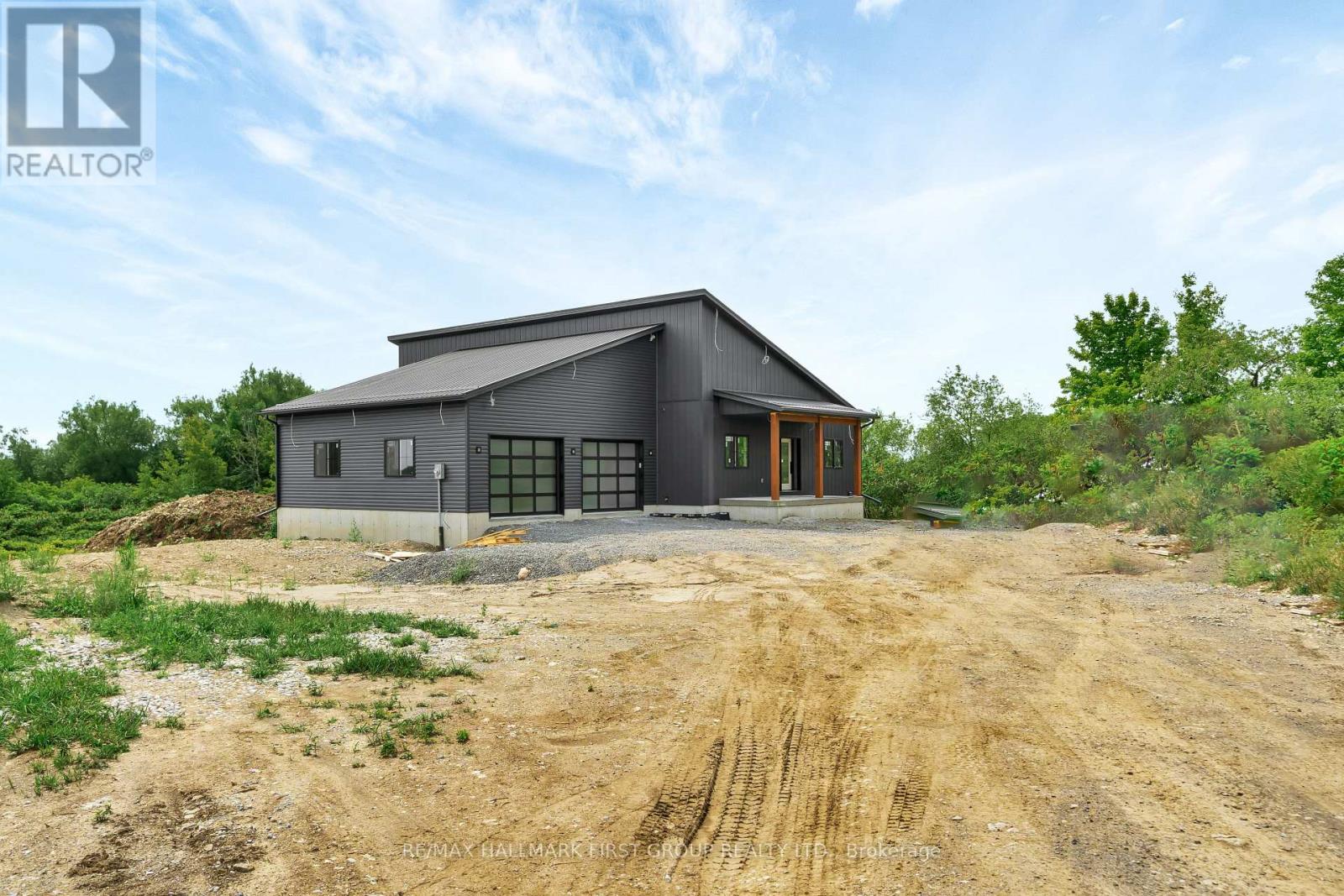 19115 LOYALIST PARKWAY, Prince Edward County, Ontario