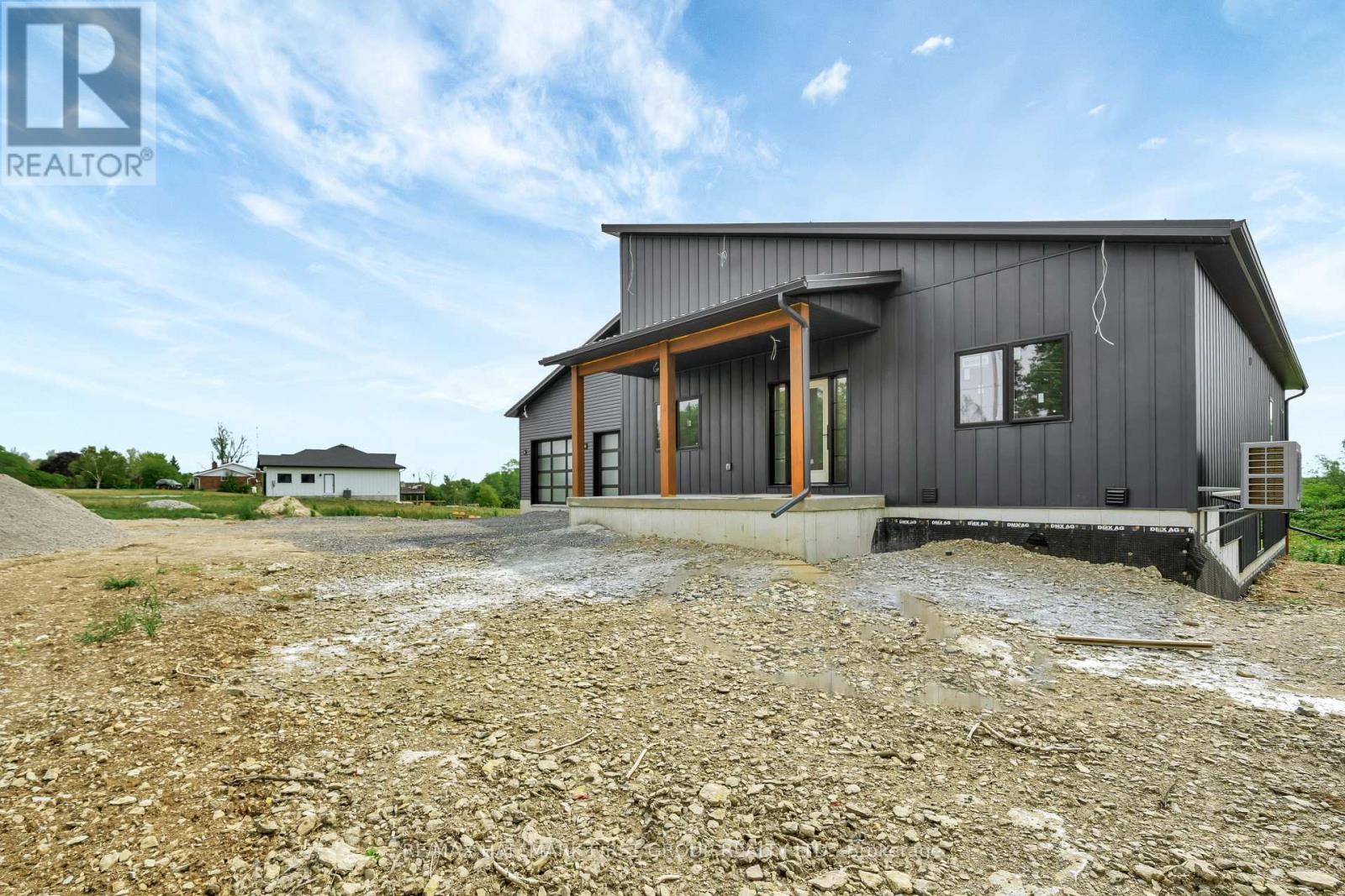 19115 Loyalist Parkway, Prince Edward County, Ontario  K0K 1T0 - Photo 38 - X12363341
