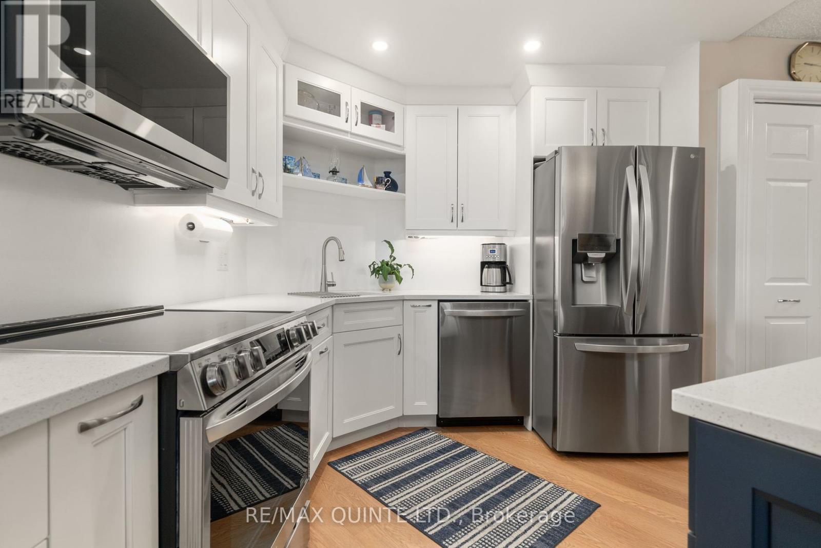 807 - 2 South Front Street, Belleville, Ontario  K8N 5K7 - Photo 12 - X12363360