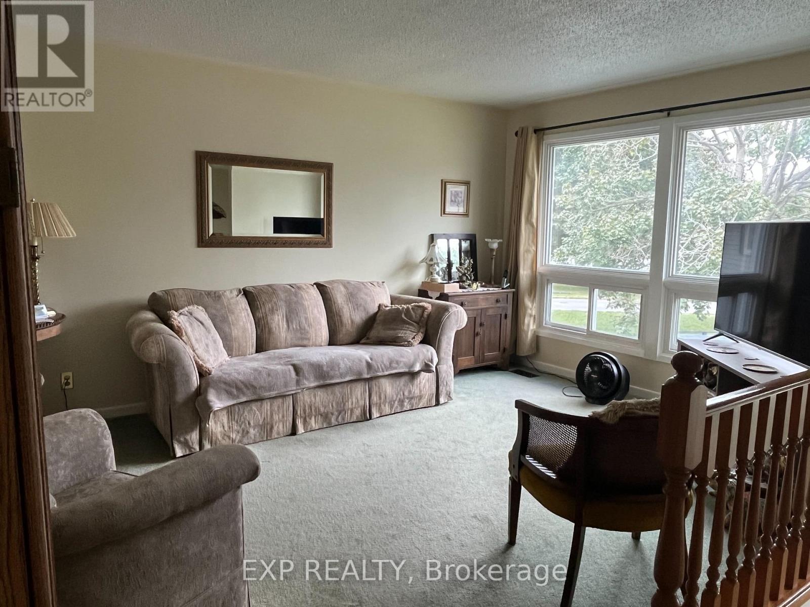 14 Dixie Place, Belleville, Ontario  K8P 5A9 - Photo 11 - X12363997