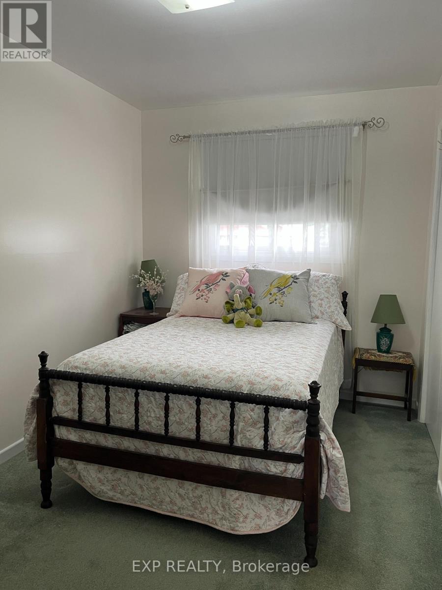 14 Dixie Place, Belleville, Ontario  K8P 5A9 - Photo 15 - X12363997