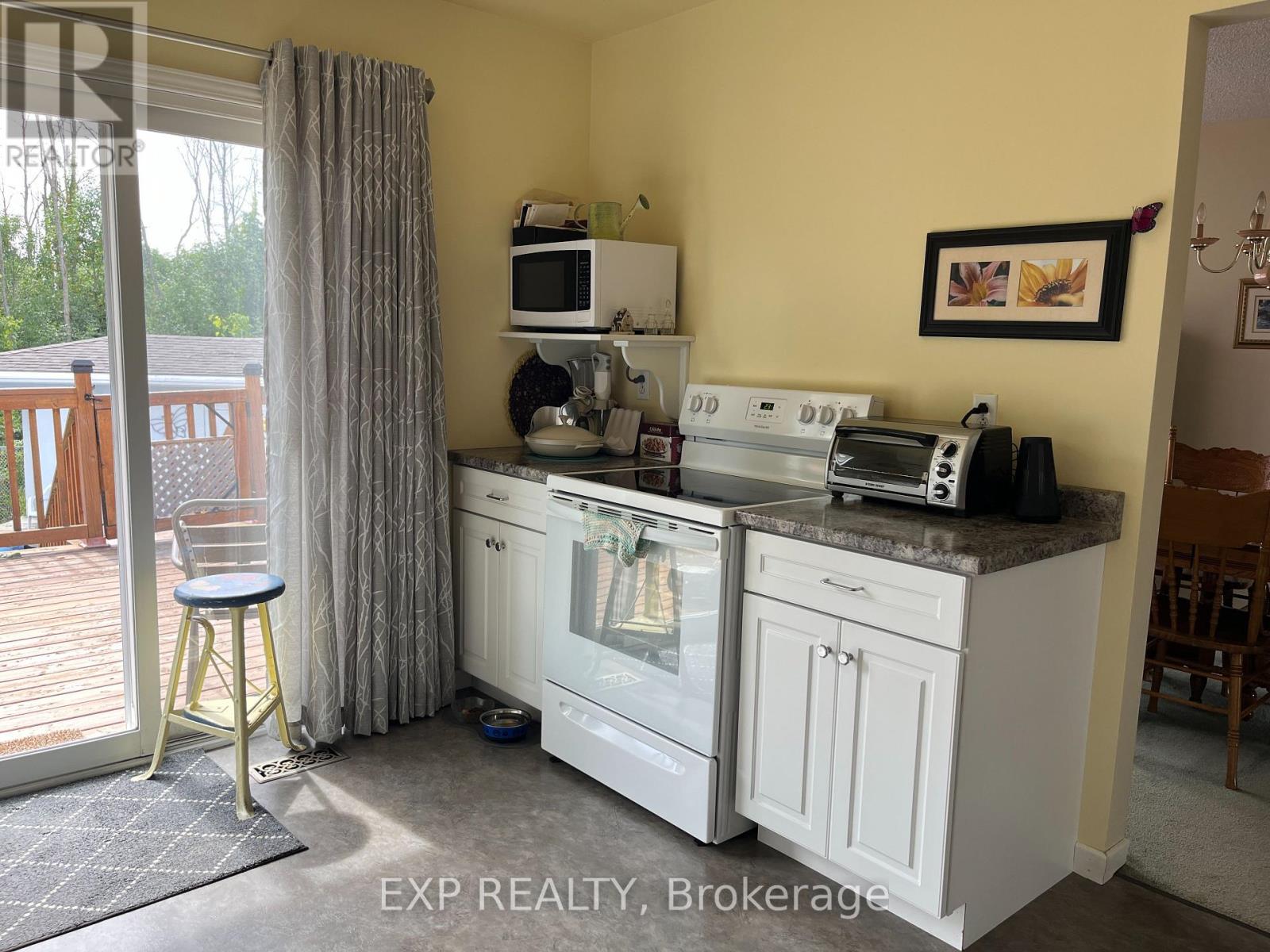 14 Dixie Place, Belleville, Ontario  K8P 5A9 - Photo 8 - X12363997