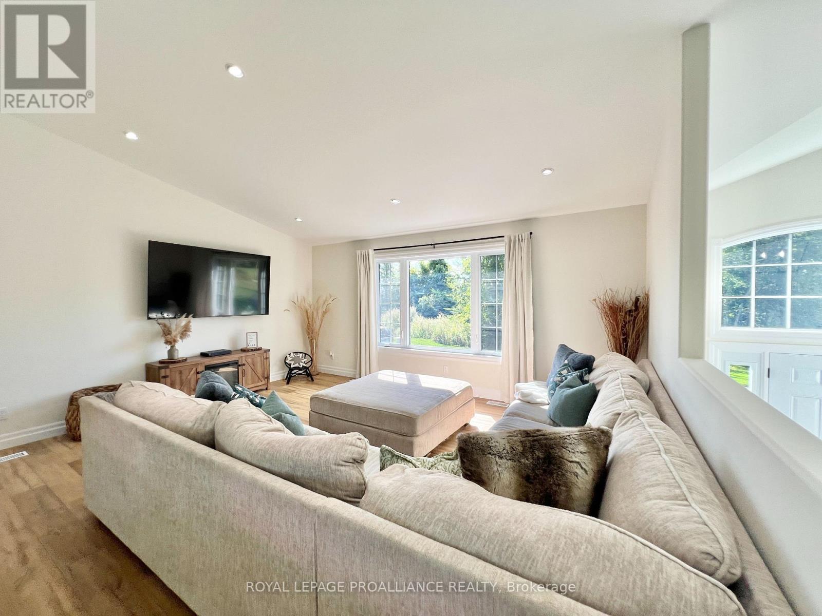 426 Free Road, Quinte West, Ontario  K0K 2C0 - Photo 11 - X12364475