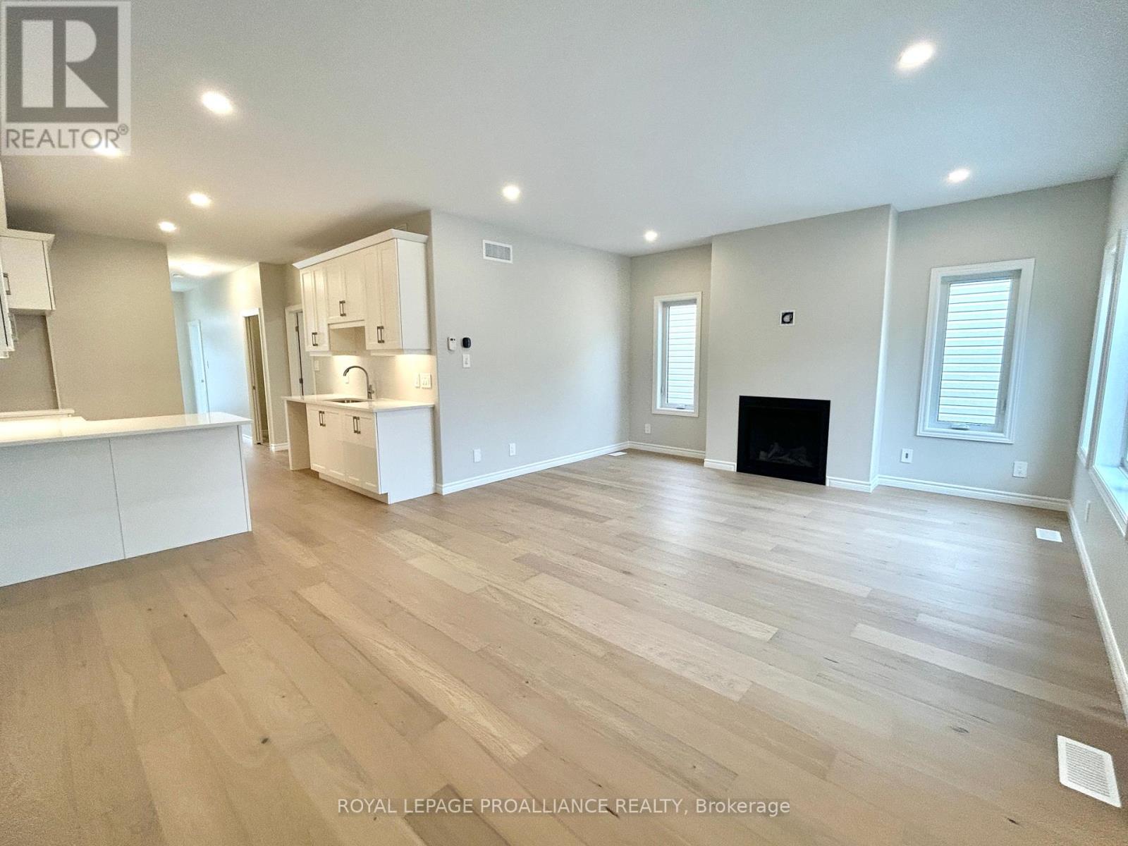 29 Athabaska Drive, Belleville, Ontario  K8N 0T1 - Photo 15 - X12364881