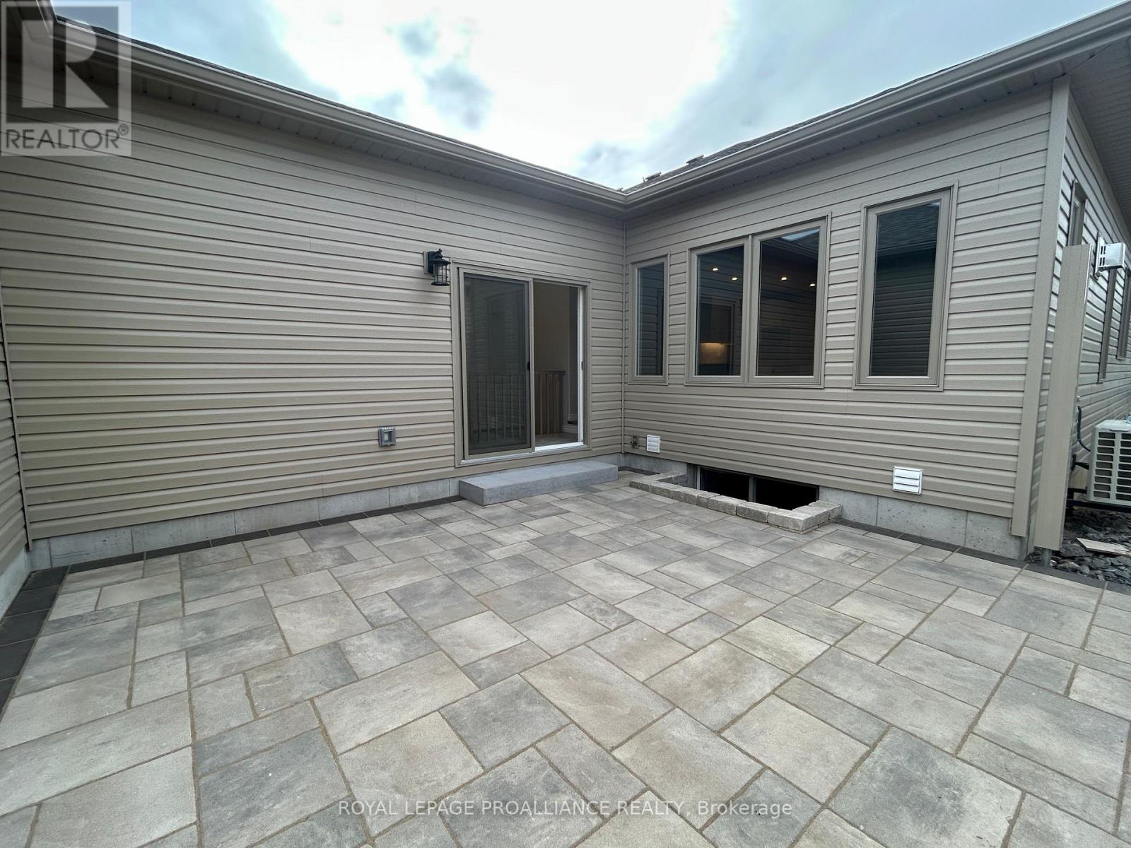 29 Athabaska Drive, Belleville, Ontario  K8N 0T1 - Photo 17 - X12364881
