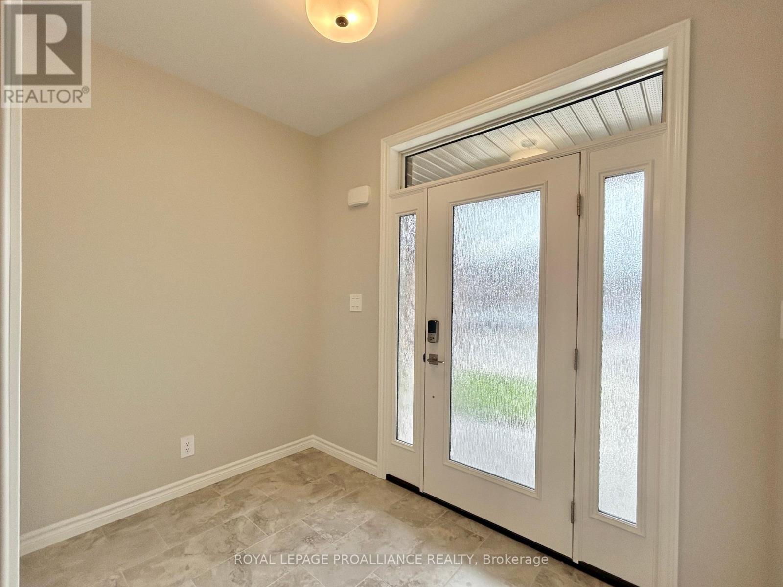 29 Athabaska Drive, Belleville, Ontario  K8N 0T1 - Photo 4 - X12364881