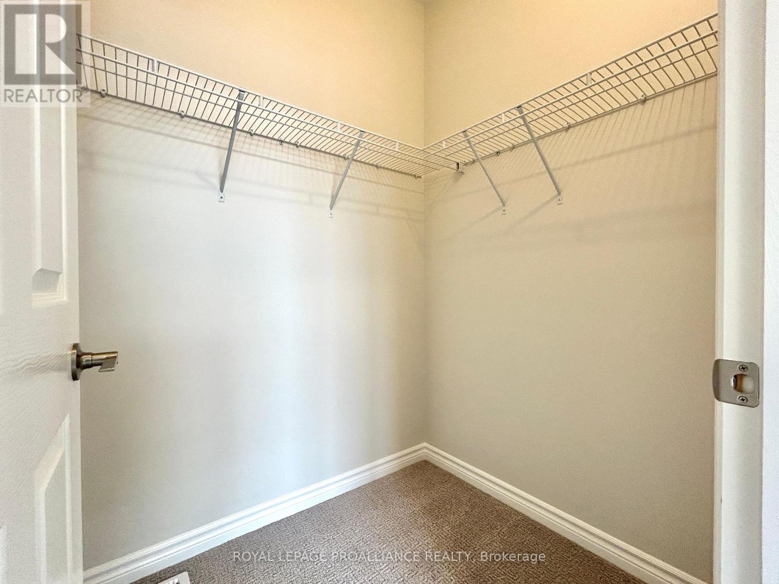 29 Athabaska Drive, Belleville, Ontario  K8N 0T1 - Photo 8 - X12364881