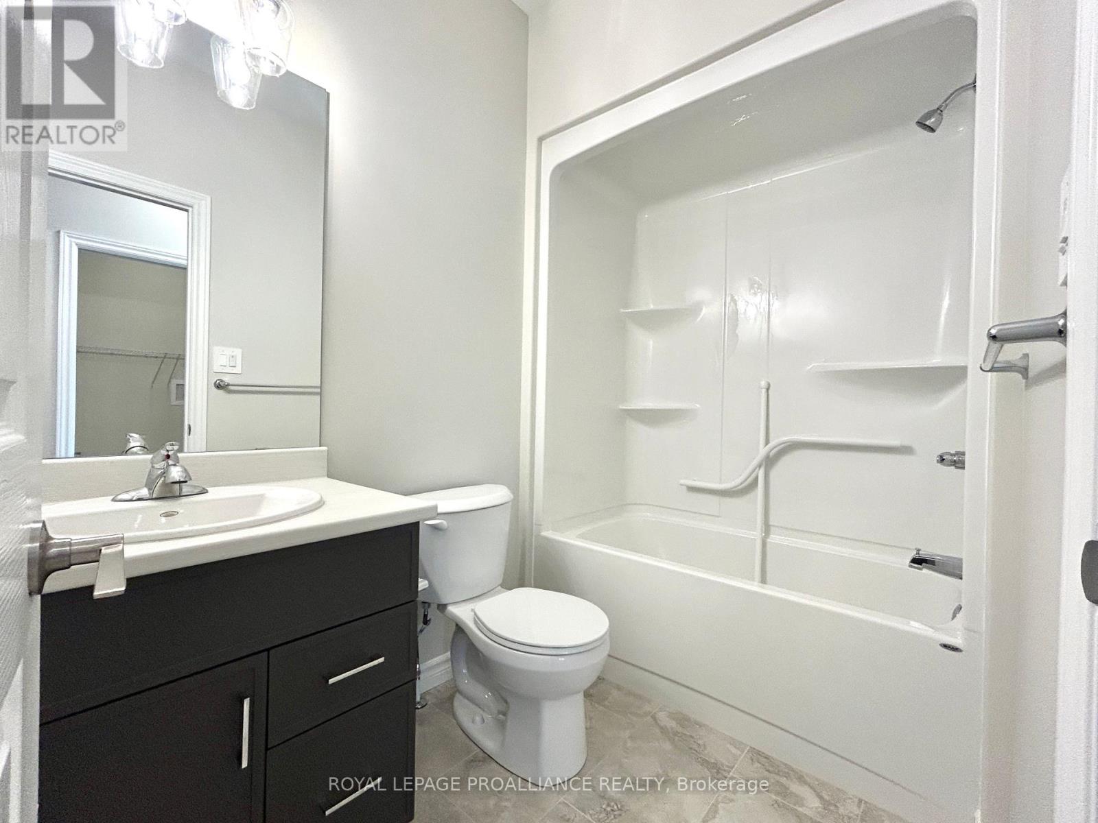 29 Athabaska Drive, Belleville, Ontario  K8N 0T1 - Photo 9 - X12364881