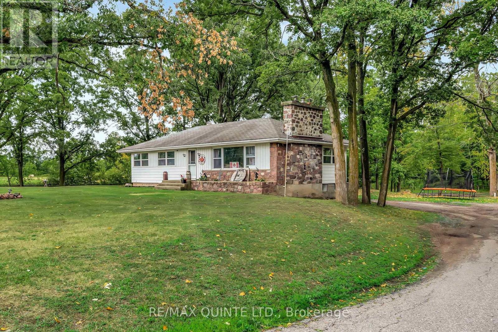 14184 Highway 62, Madoc, Ontario  K0K 2K0 - Photo 3 - X12365867