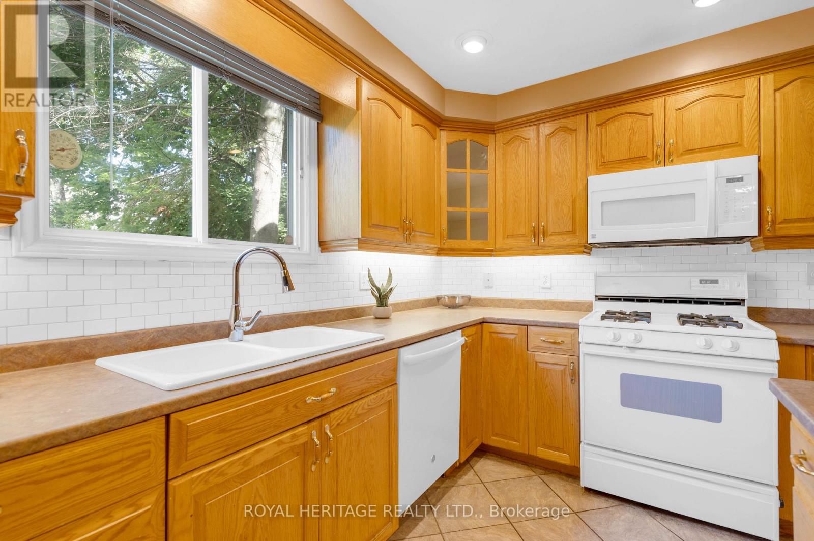 10 Briarwood Crescent, Belleville, Ontario  K8N 5J7 - Photo 17 - X12366104