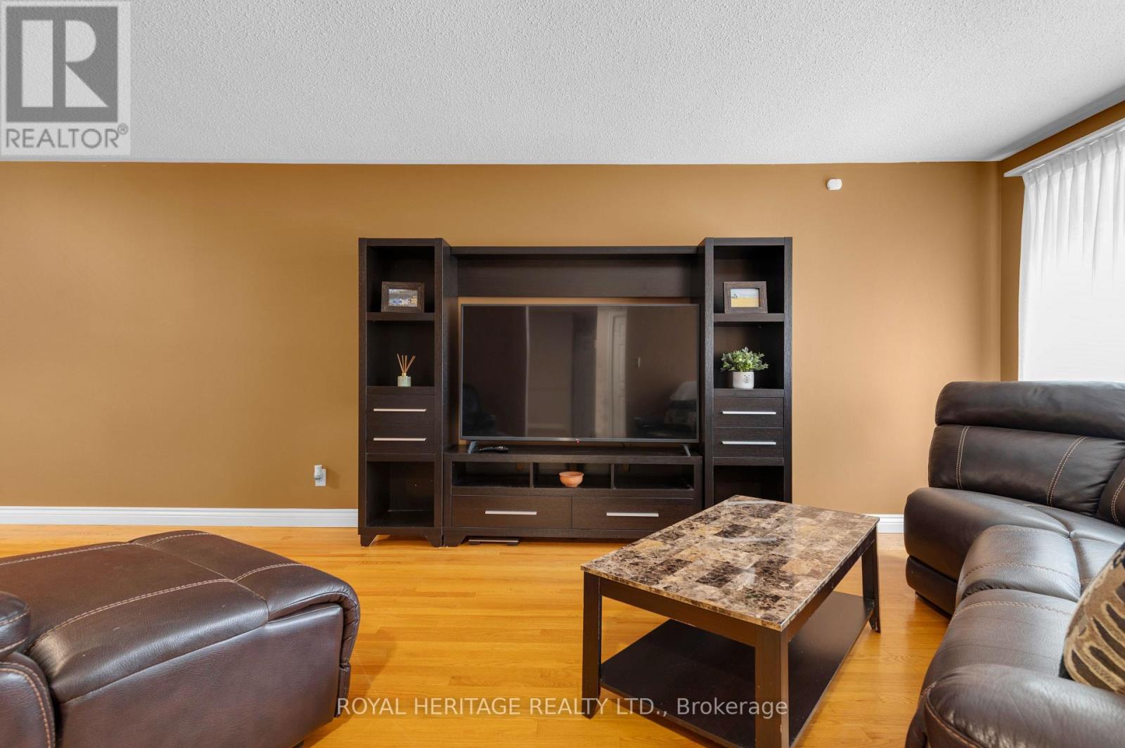 10 Briarwood Crescent, Belleville, Ontario  K8N 5J7 - Photo 9 - X12366104