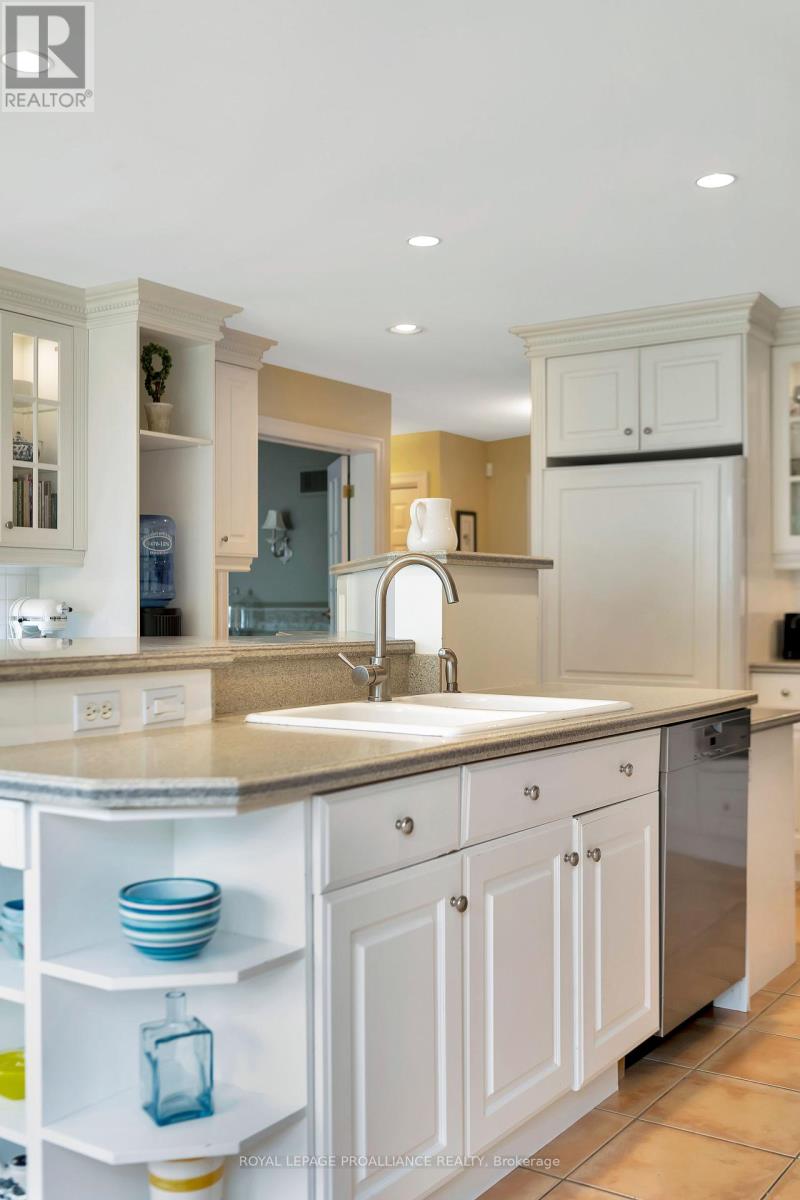 23 Quigg Lane, Prince Edward County, Ontario  K0K 1L0 - Photo 11 - X12368182