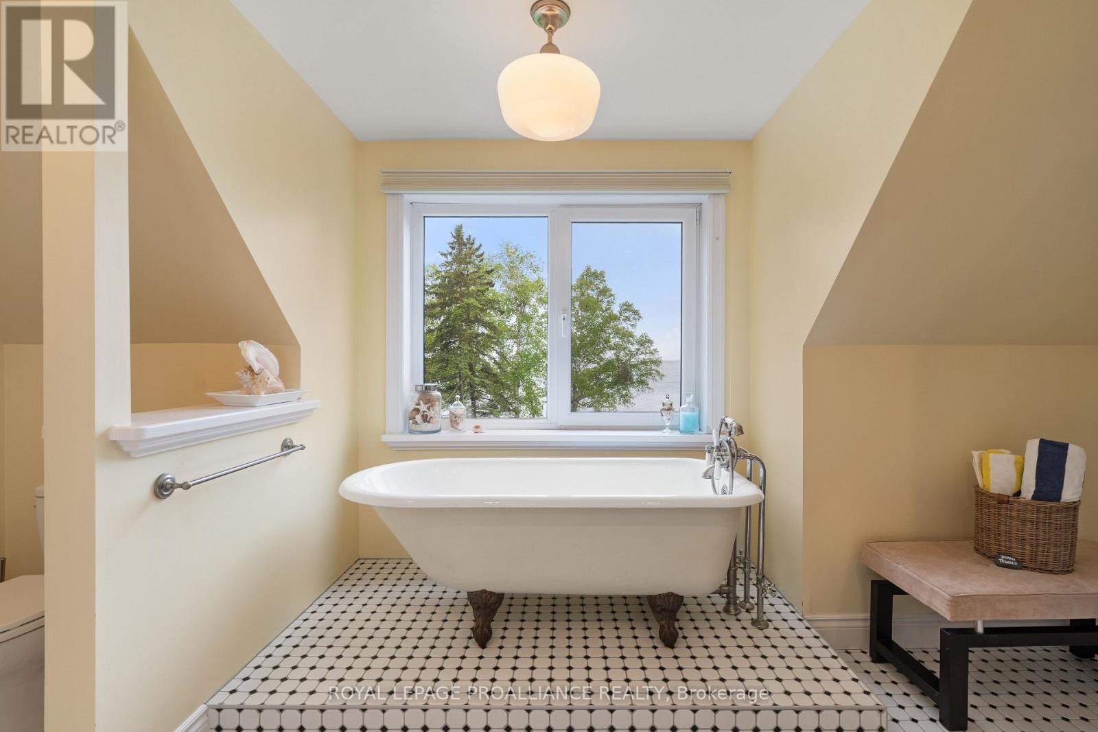 23 Quigg Lane, Prince Edward County, Ontario  K0K 1L0 - Photo 41 - X12368182