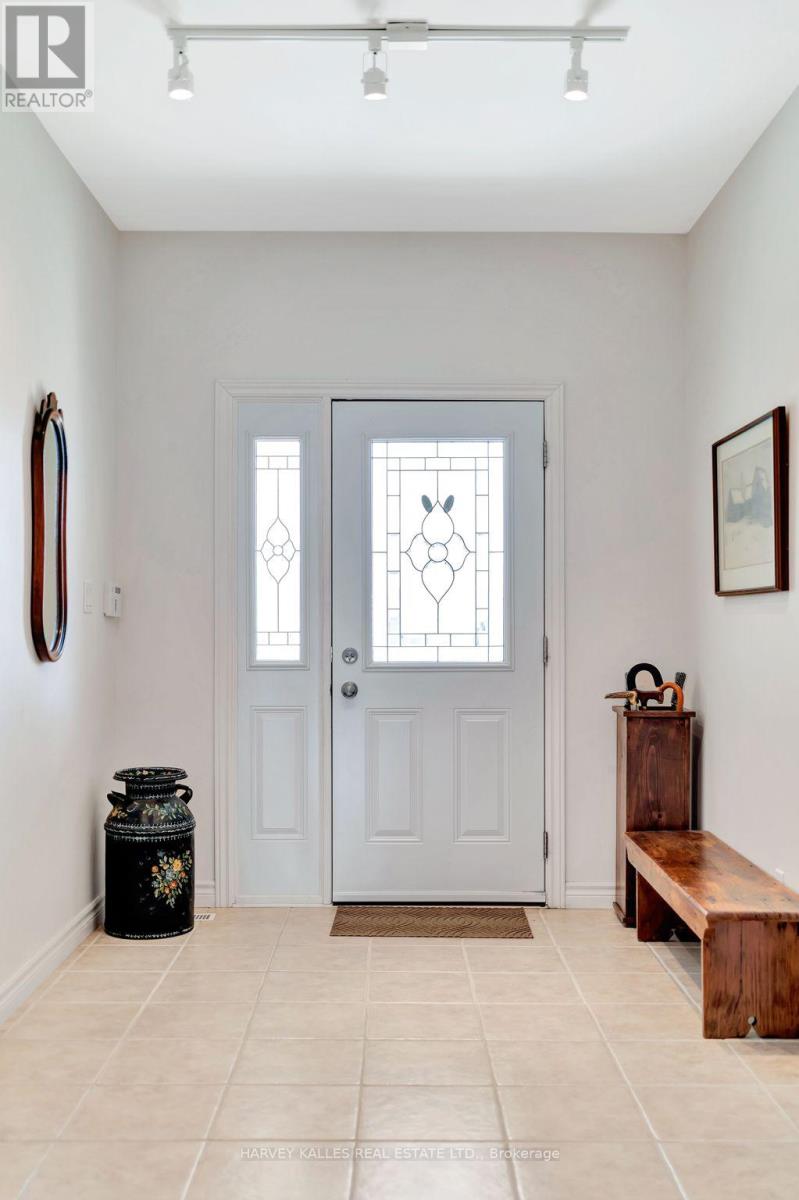 45 Maplehurst Crescent, Prince Edward County, Ontario  K0K 3L0 - Photo 3 - X12368862