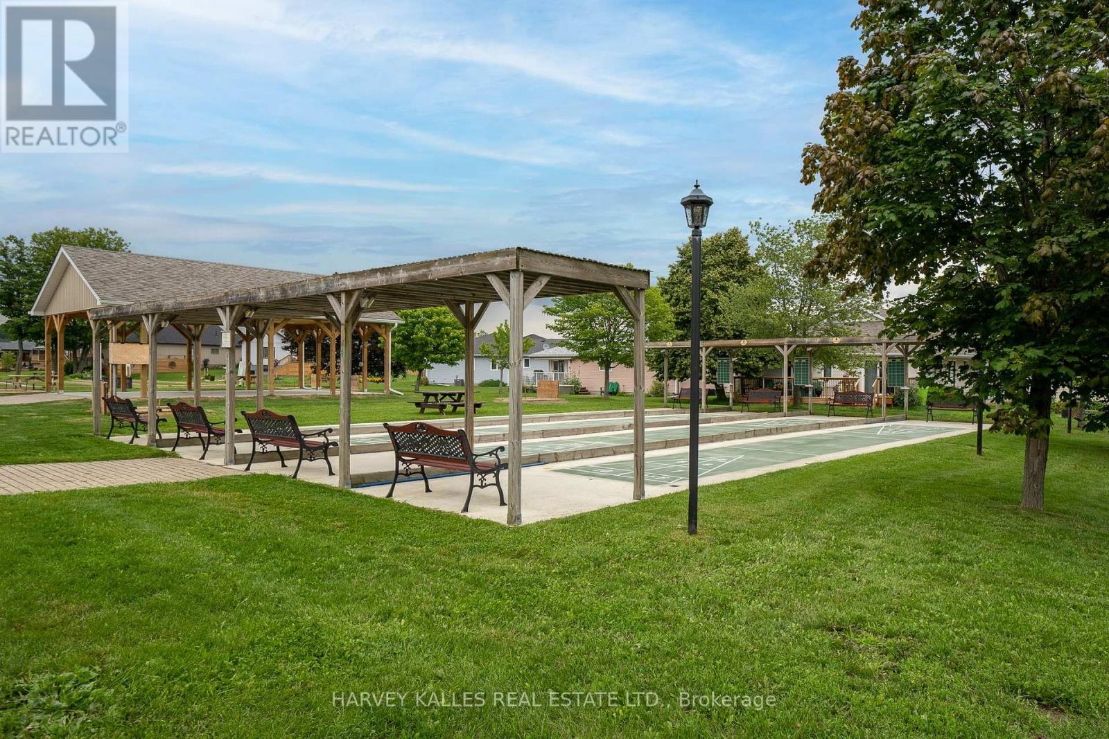 45 Maplehurst Crescent, Prince Edward County, Ontario  K0K 3L0 - Photo 47 - X12368862