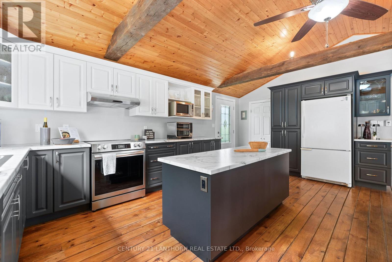 1647 County 10 Road, Prince Edward County, Ontario  K0K 1P0 - Photo 21 - X12369395