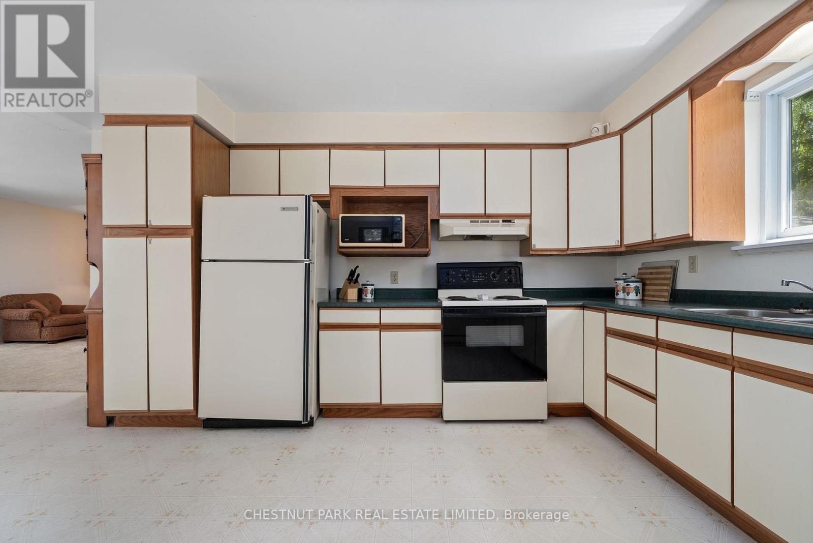84-88 Munroe Lane, Prince Edward County, Ontario  K0K 2T0 - Photo 19 - X12369647