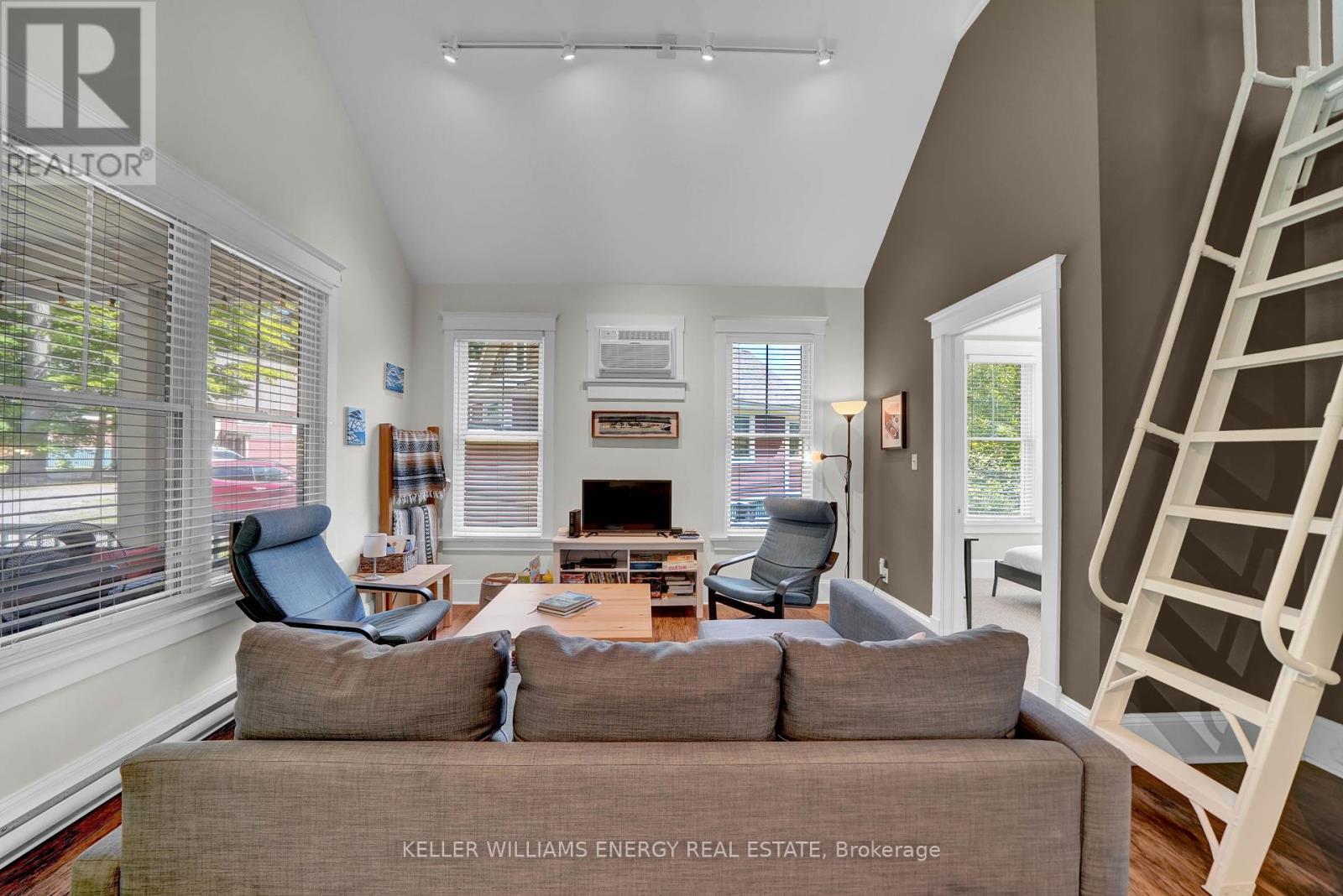 2 Pine Forest Lane, Prince Edward County, Ontario  K0K 1P0 - Photo 12 - X12369974