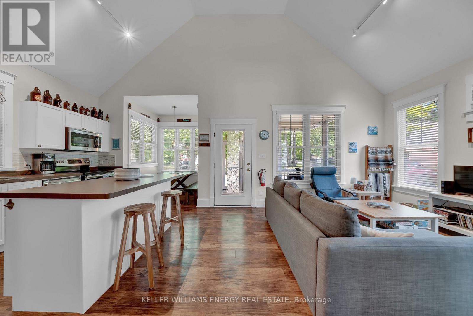 2 Pine Forest Lane, Prince Edward County, Ontario  K0K 1P0 - Photo 14 - X12369974