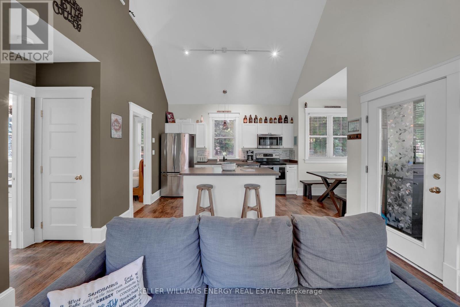 2 Pine Forest Lane, Prince Edward County, Ontario  K0K 1P0 - Photo 18 - X12369974