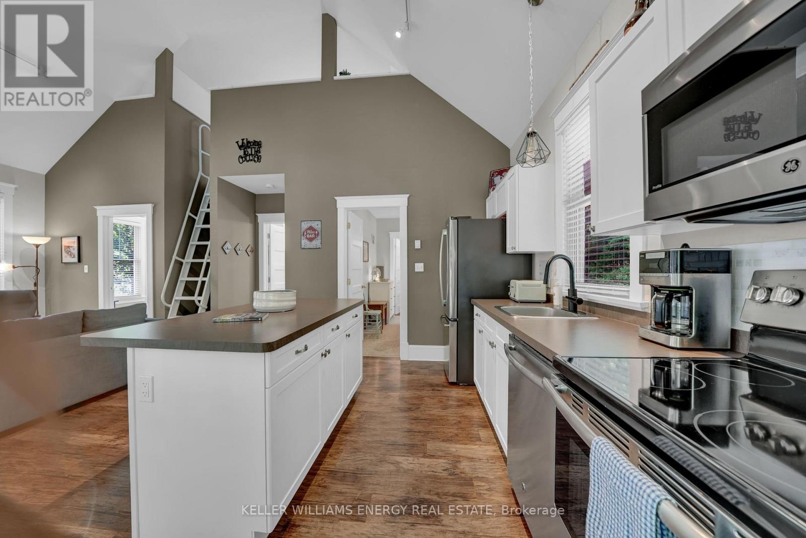 2 Pine Forest Lane, Prince Edward County, Ontario  K0K 1P0 - Photo 21 - X12369974
