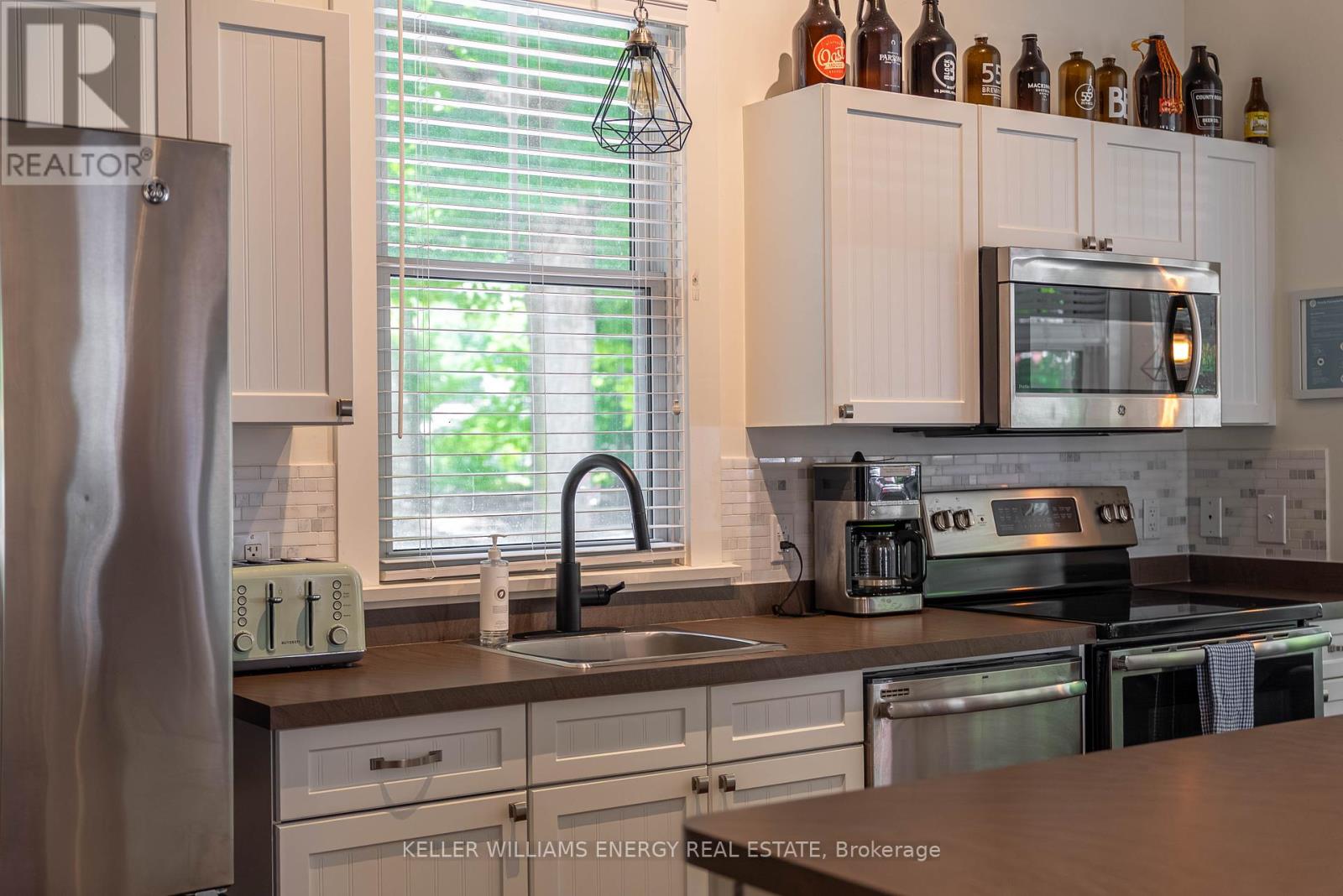 2 Pine Forest Lane, Prince Edward County, Ontario  K0K 1P0 - Photo 3 - X12369974