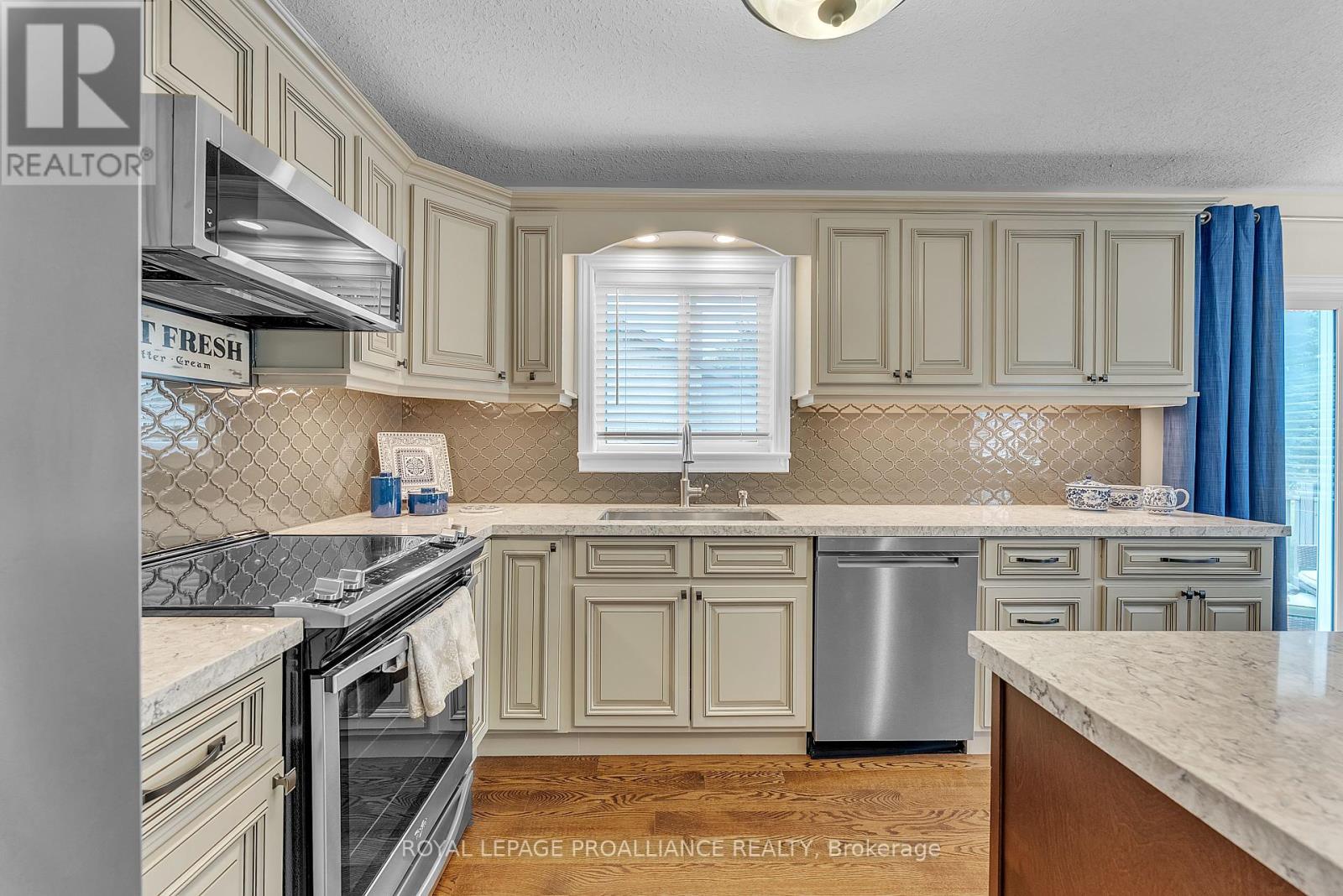 21859 Loyalist Parkway, Quinte West, Ontario  K0K 1L0 - Photo 10 - X12370086