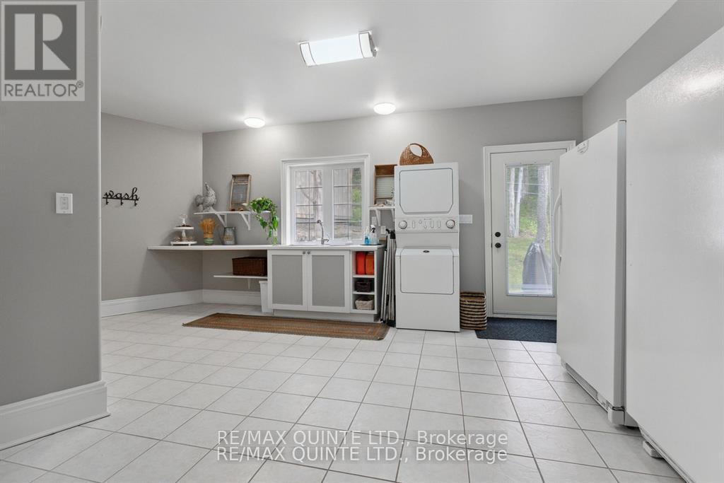 3225 County Road 8, Prince Edward County, Ontario  K0K 2T0 - Photo 25 - X12370437