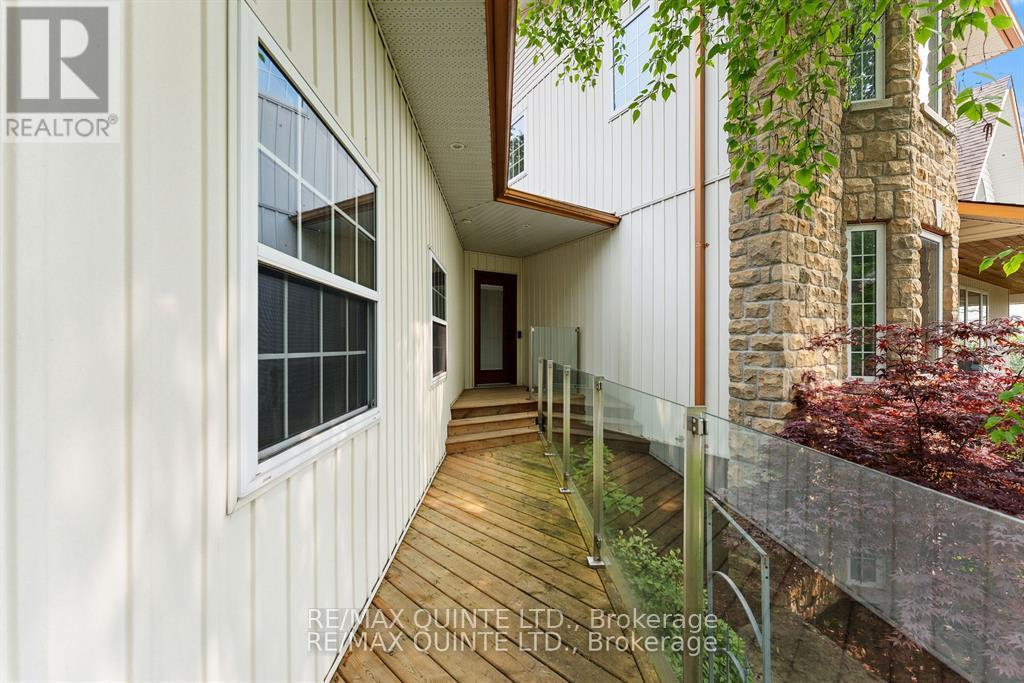 3225 County Road 8, Prince Edward County, Ontario  K0K 2T0 - Photo 4 - X12370437