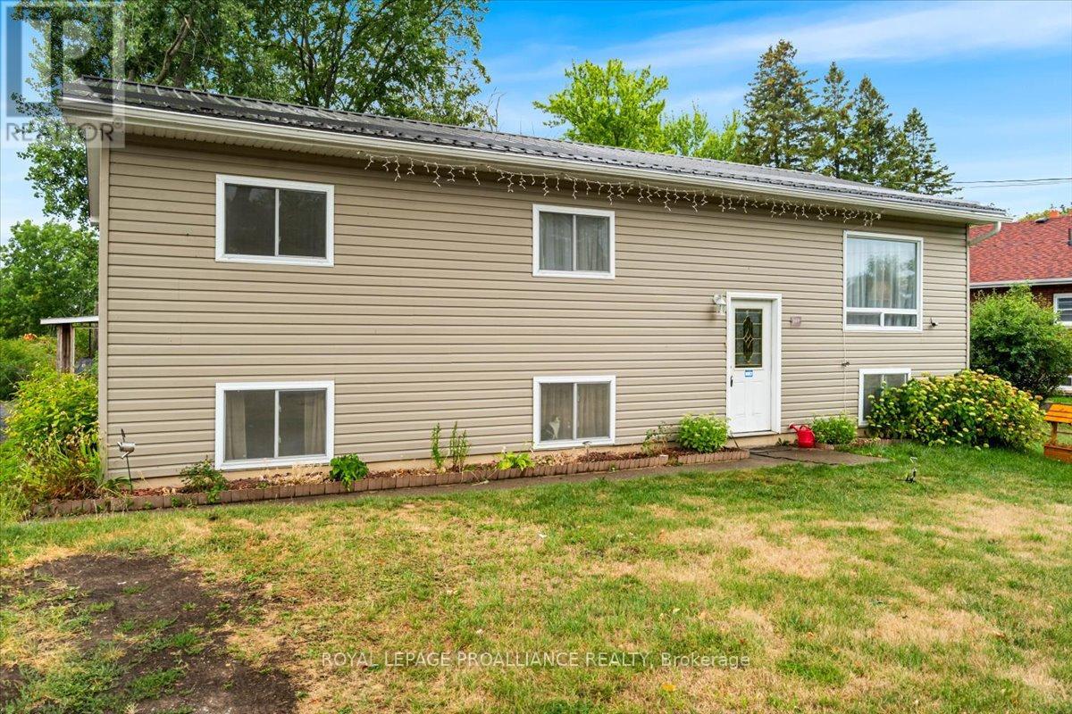 368 STANLEY AVENUE, Deseronto, Ontario