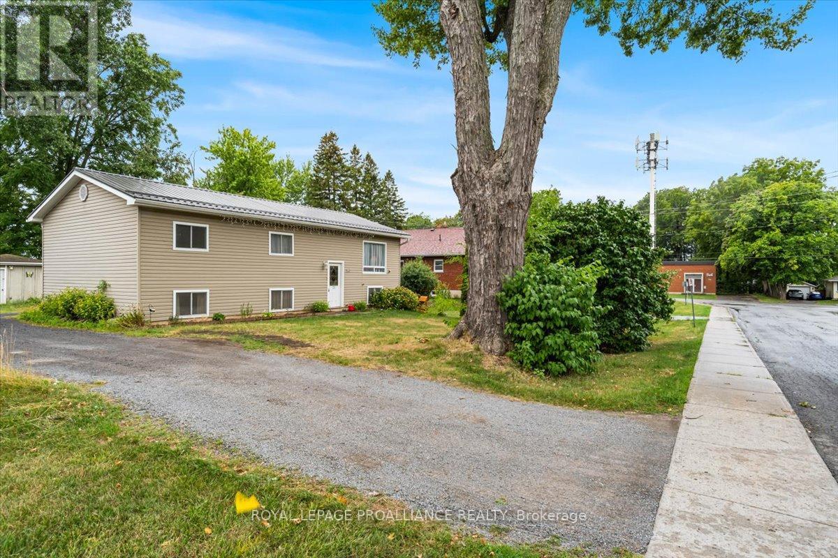368 Stanley Avenue, Deseronto, Ontario  K0K 1X0 - Photo 2 - X12370588