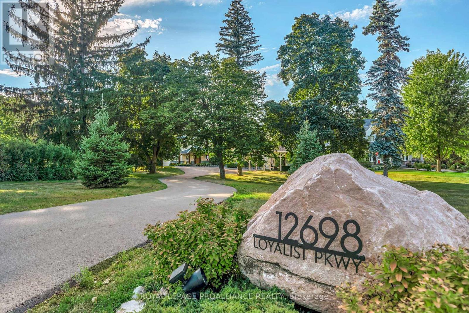 12698 Loyalist Parkway, Prince Edward County, Ontario  K0K 2T0 - Photo 7 - X12371479