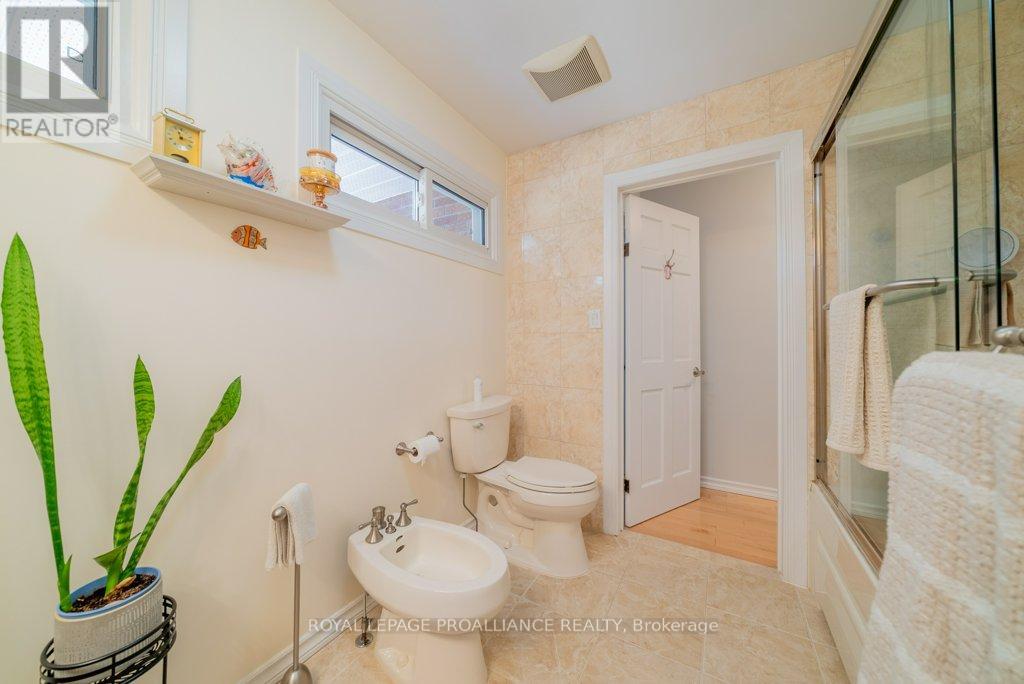 1676 Foxboro Stirling Road, Quinte West, Ontario  K0K 3E0 - Photo 18 - X12371753