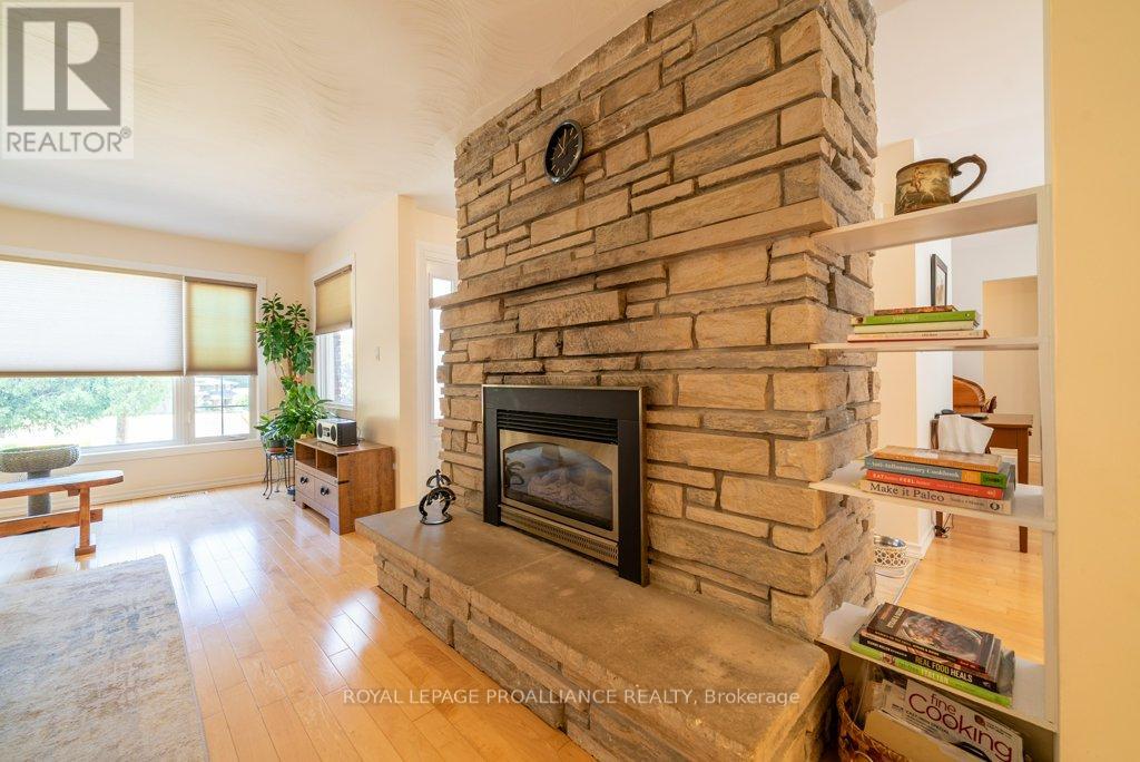 1676 Foxboro Stirling Road, Quinte West, Ontario  K0K 3E0 - Photo 9 - X12371753