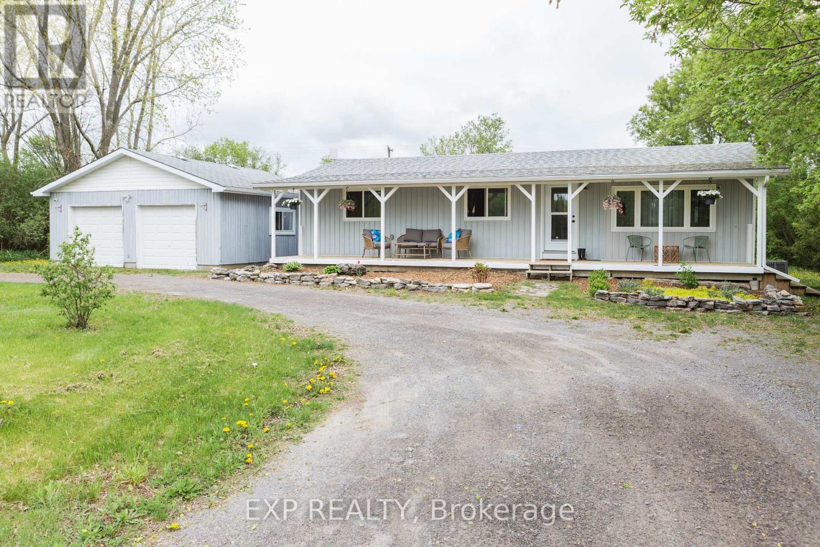 825 County Road 8 Road, Prince Edward County, Ontario  K0K 2T0 - Photo 2 - X12372461
