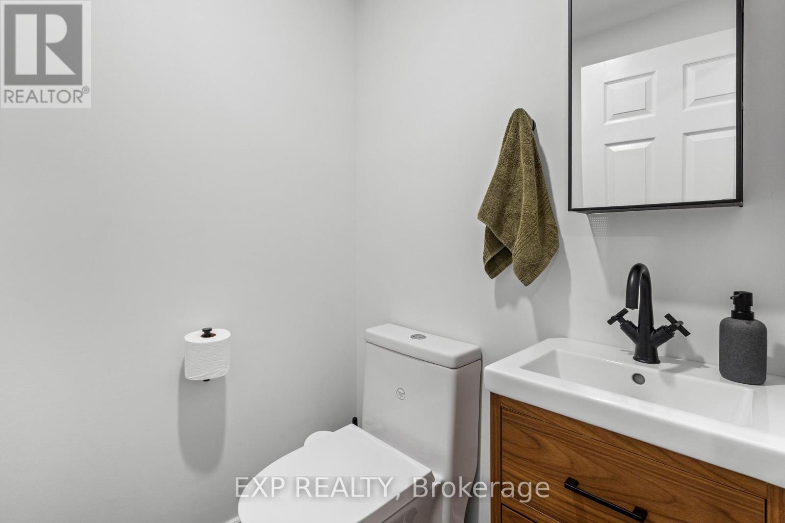 825 County Road 8 Road, Prince Edward County, Ontario  K0K 2T0 - Photo 24 - X12372461