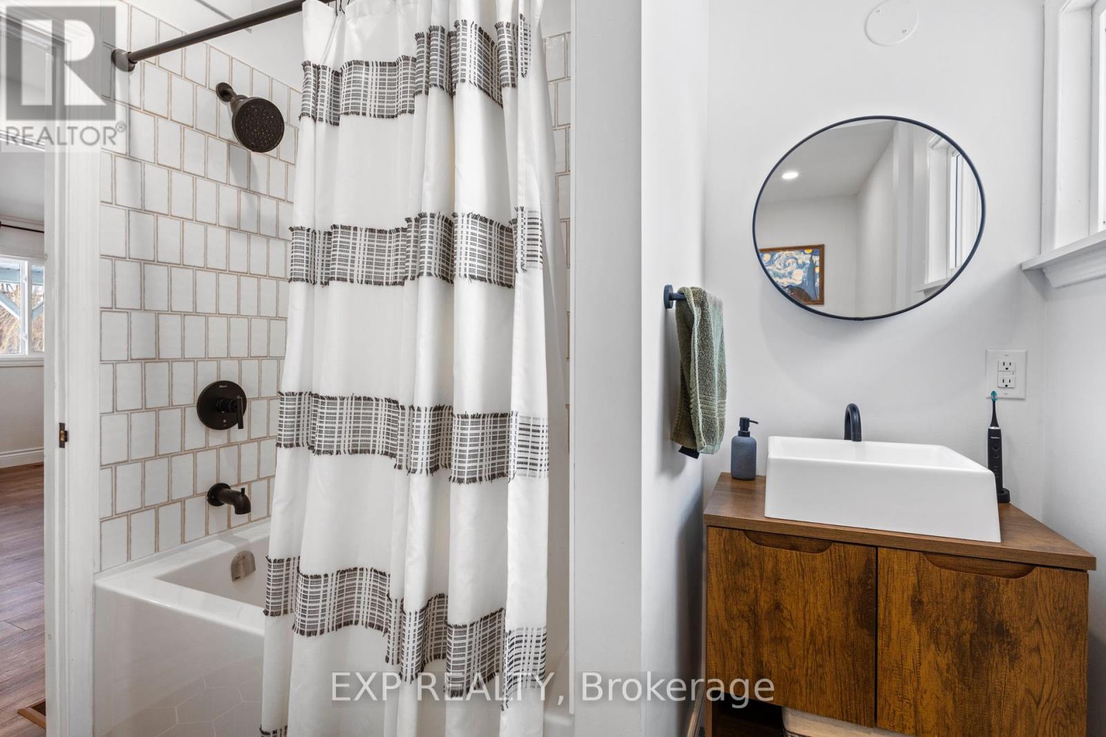 825 County Road 8 Road, Prince Edward County, Ontario  K0K 2T0 - Photo 25 - X12372461