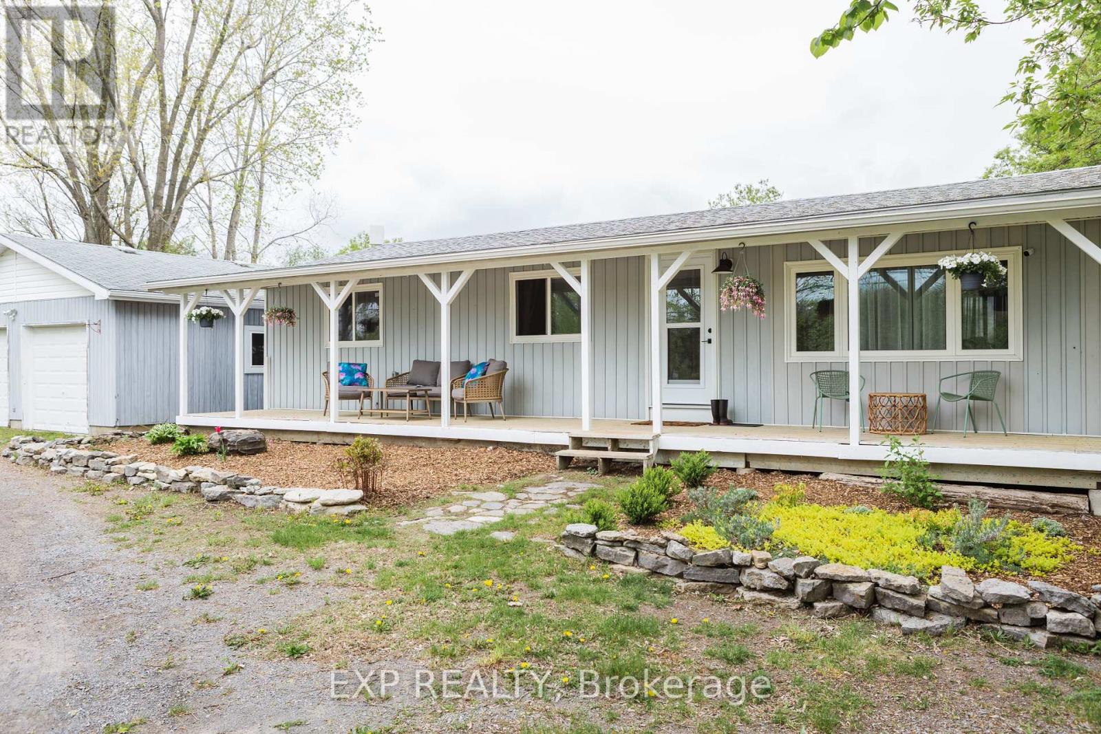 825 County Road 8 Road, Prince Edward County, Ontario  K0K 2T0 - Photo 4 - X12372461