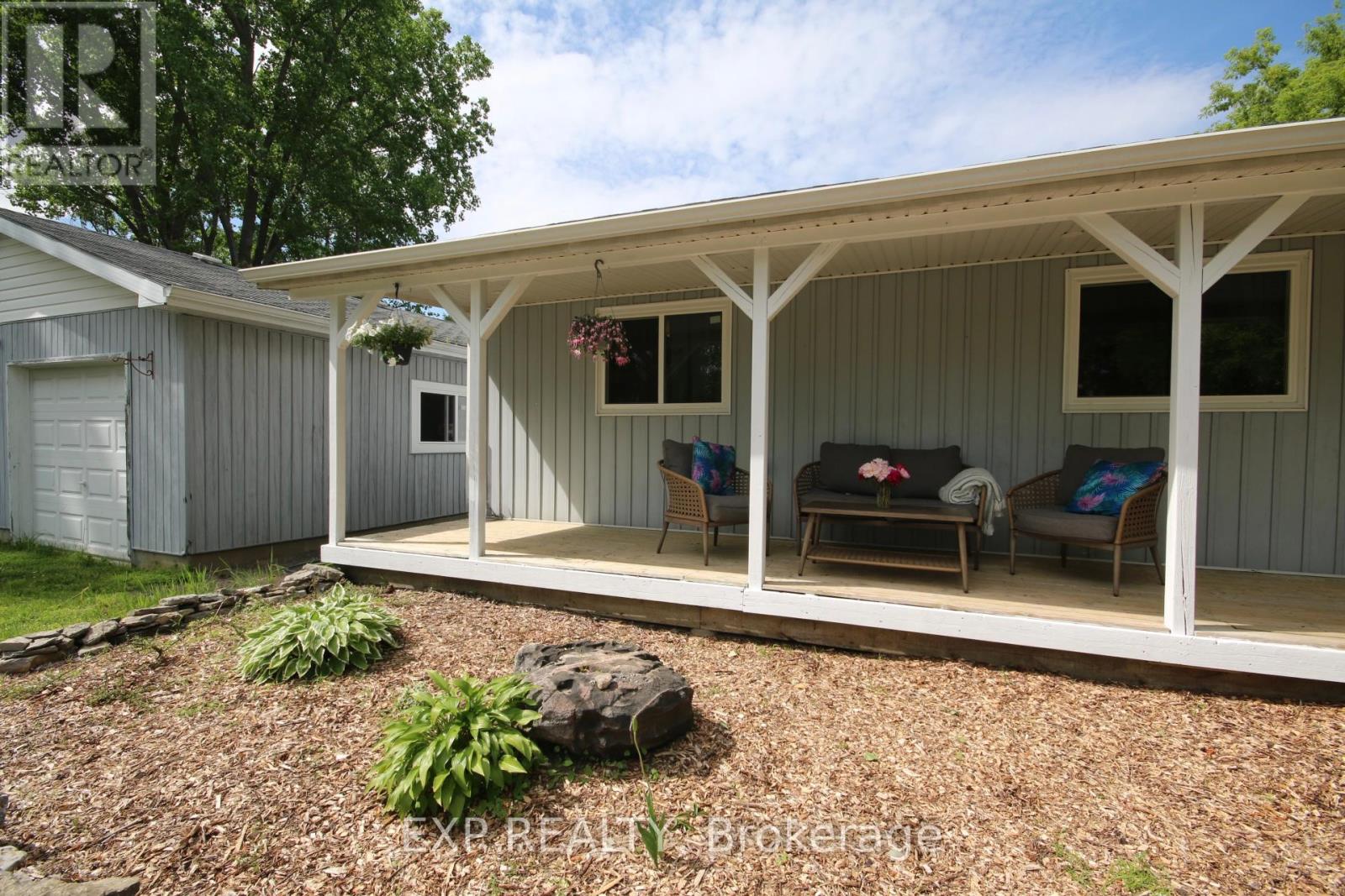 825 County Road 8 Road, Prince Edward County, Ontario  K0K 2T0 - Photo 5 - X12372461