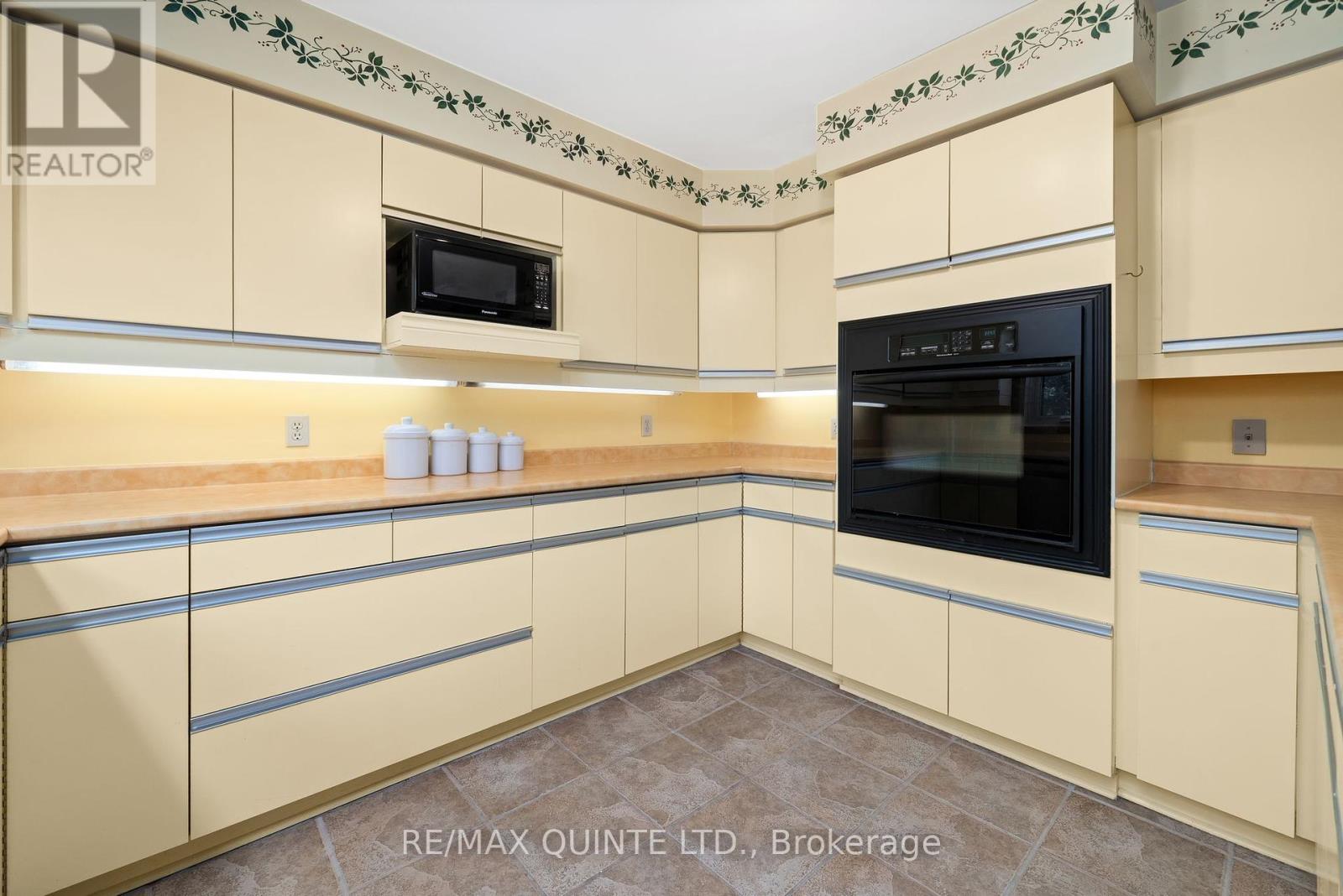 290 St.lawrence Street E, Centre Hastings, Ontario  K0K 2K0 - Photo 19 - X12373417