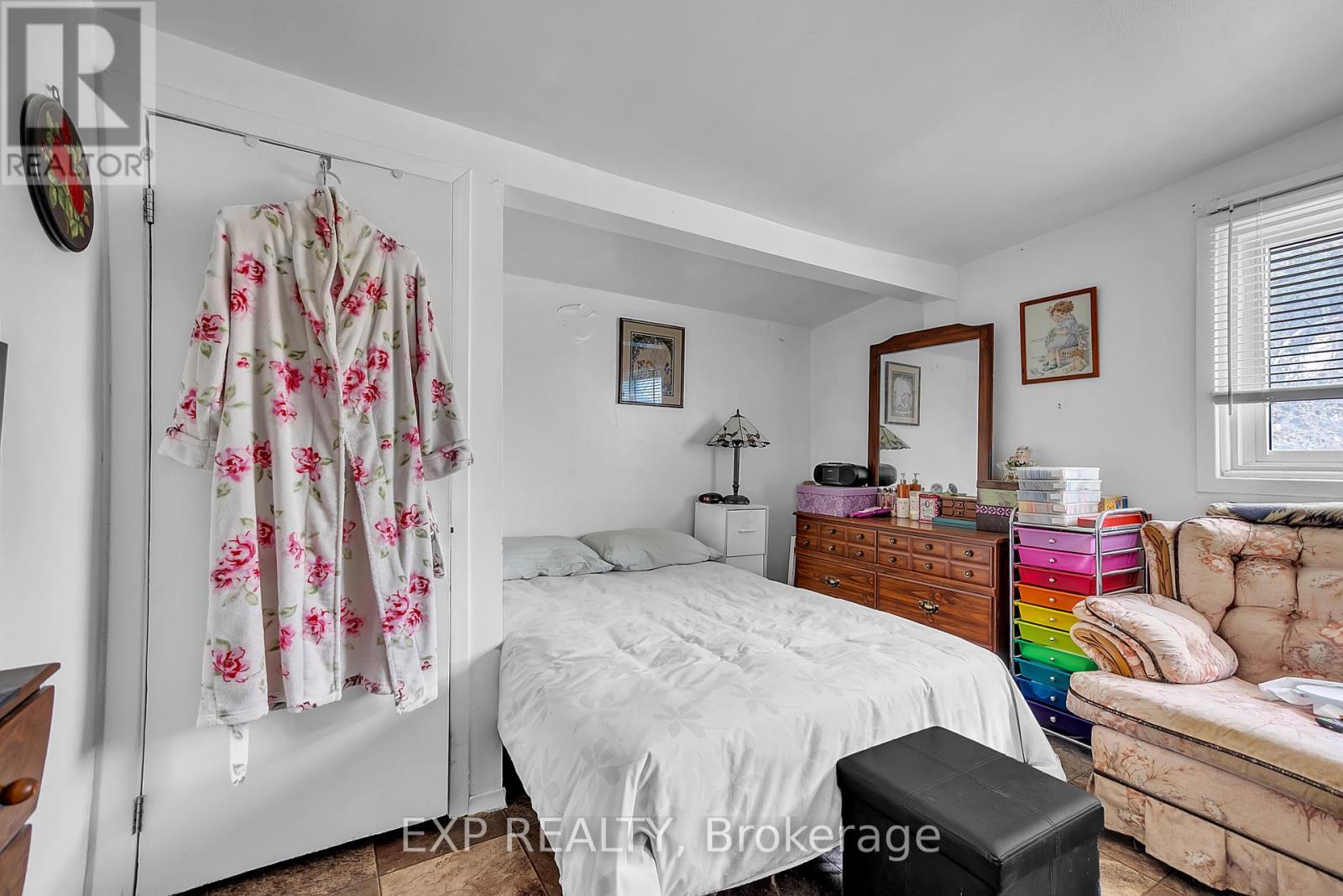 147 Victoria Avenue, Belleville, Ontario  K8N 2B3 - Photo 8 - X12373721