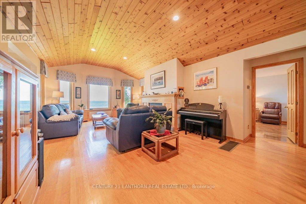 3126b County Rd 8 Road, Prince Edward County, Ontario  K0K 2T0 - Photo 11 - X12374137