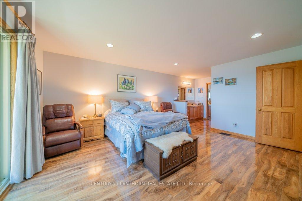 3126b County Rd 8 Road, Prince Edward County, Ontario  K0K 2T0 - Photo 22 - X12374137